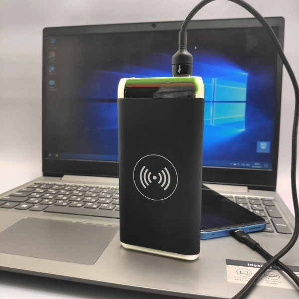 Power Bank, Портативное зарядное устройство с быстрой беспроводной зарядкой Power Bank 10000 mAh / Soft-touch покрытием, хромированные вставки